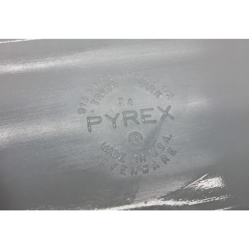 VTG Pyrex 913 Ovenware Loaf Bread Pan Blue Snowflake Garland Design Baking Dish